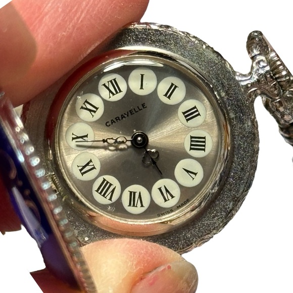 Vintage blue scrolled enamel CARAVELLE necklace pocket watch silver finish - Picture 3 of 4